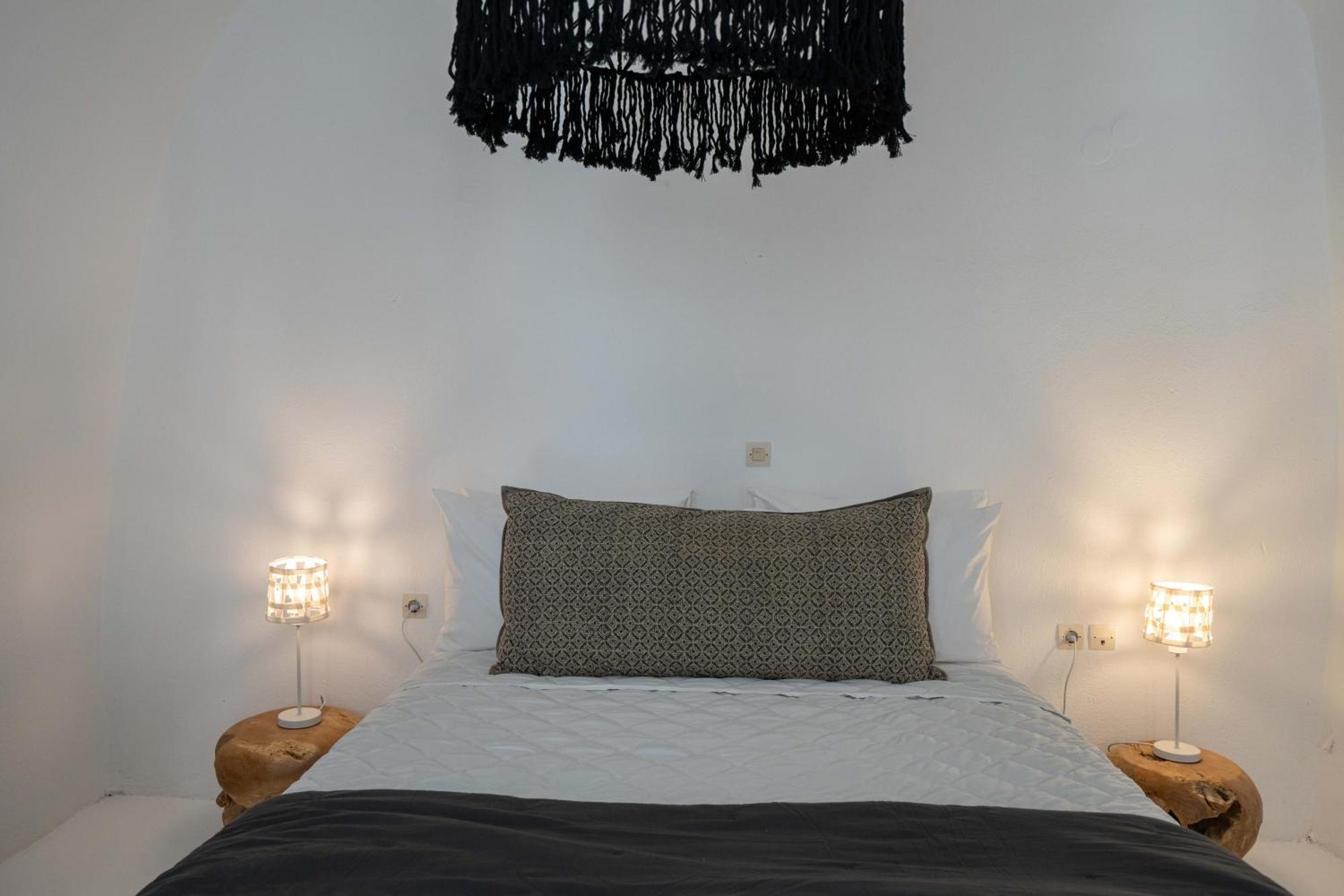 The Magic Luxury Cave Suites Vothon Exterior photo