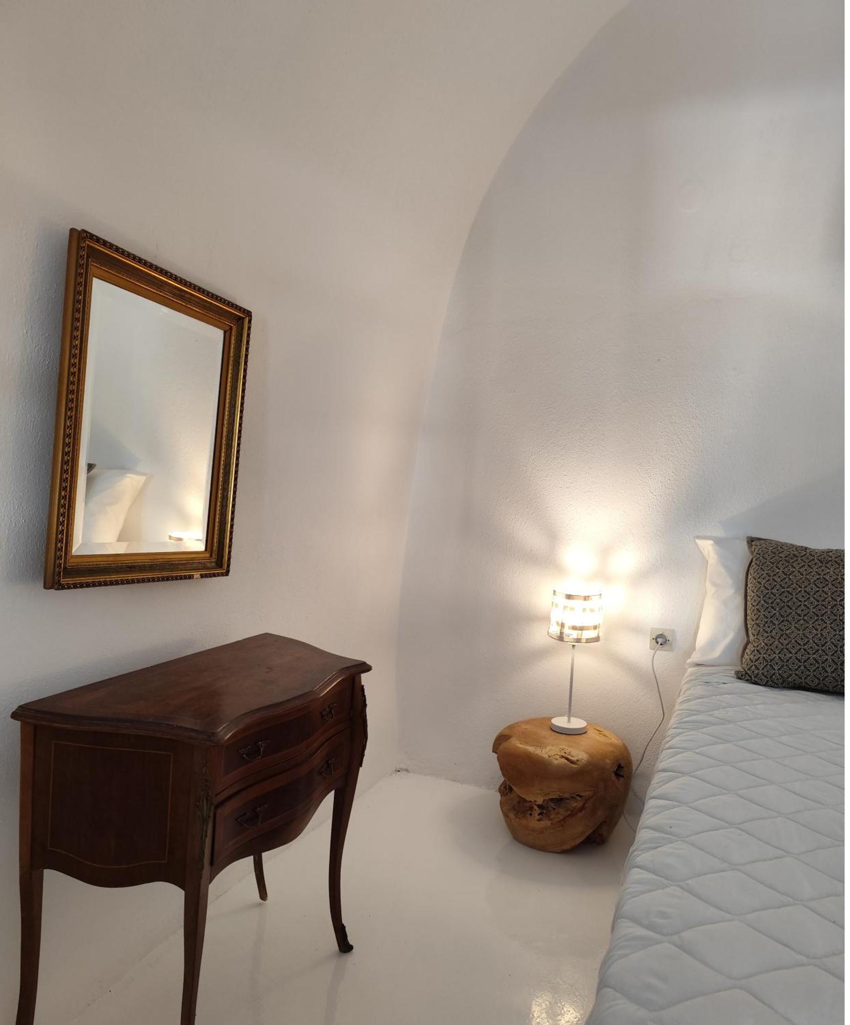 The Magic Luxury Cave Suites Vothon Exterior photo